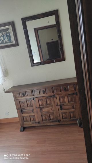 Recibidor castellano con espejo. bien cuidado