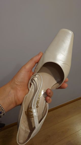 Preciosos zapatos de novia
