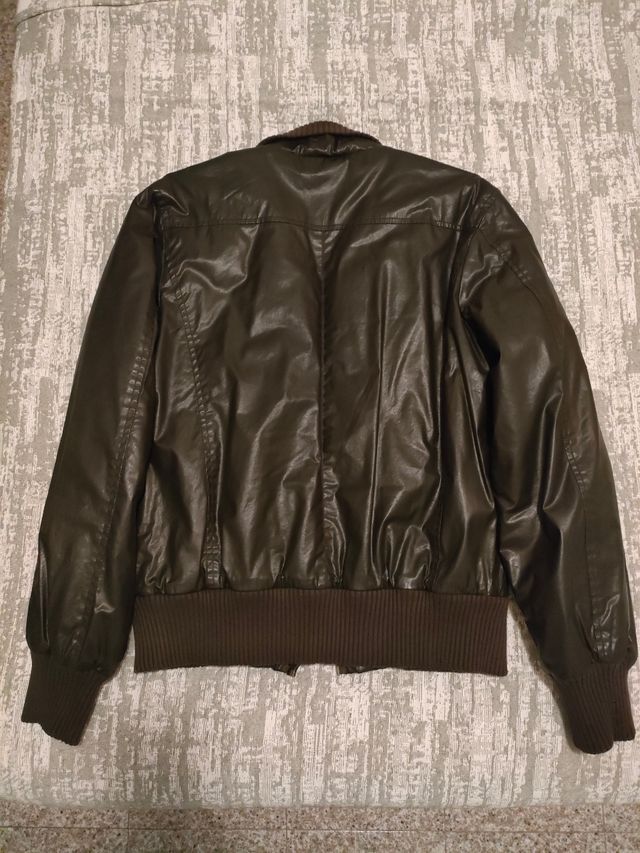 Chaqueta efecto piel