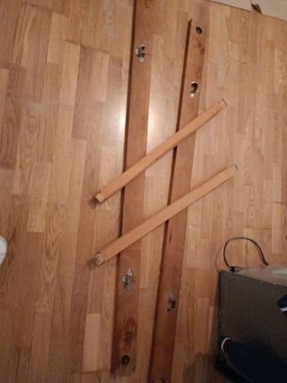 Cama individual de madera y somier