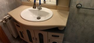 Mueble de baño y espejo