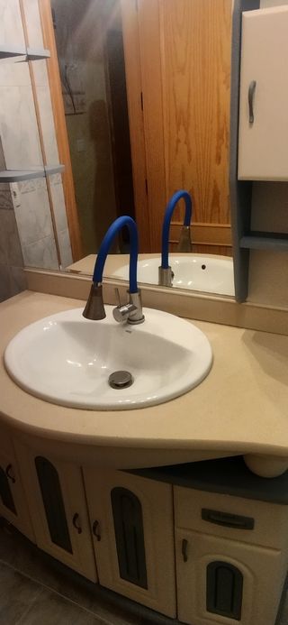 Mueble de baño y espejo