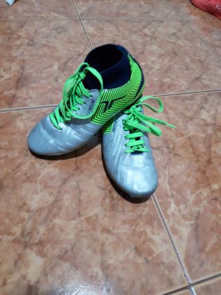 Botas TENTIH césped artificial 37