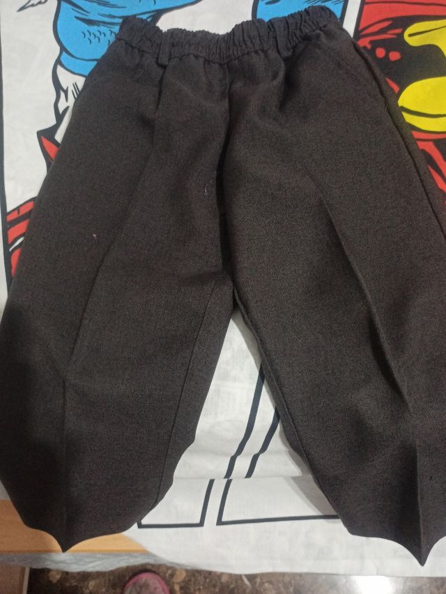 Pantalón gris Mayoral talla 3 escolar