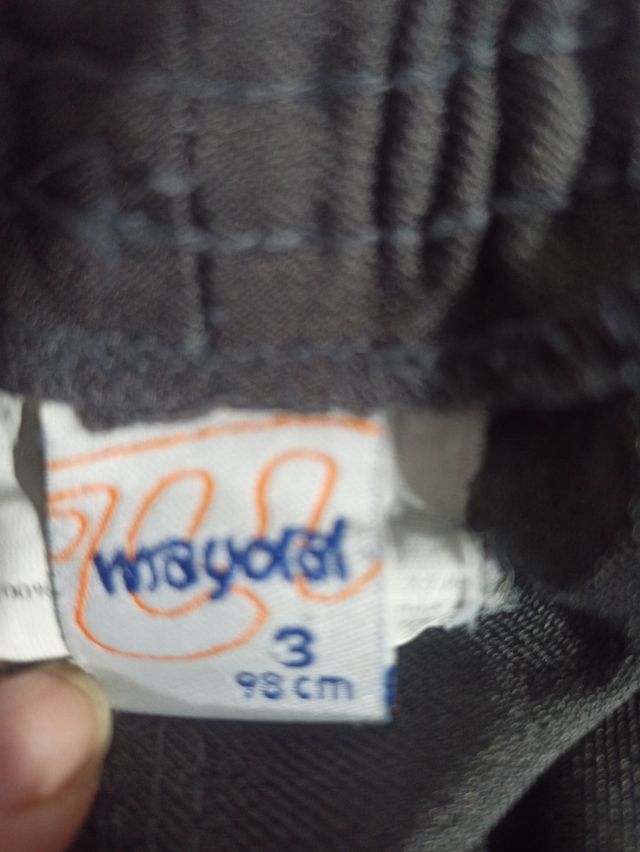 Pantalón gris Mayoral talla 3 escolar