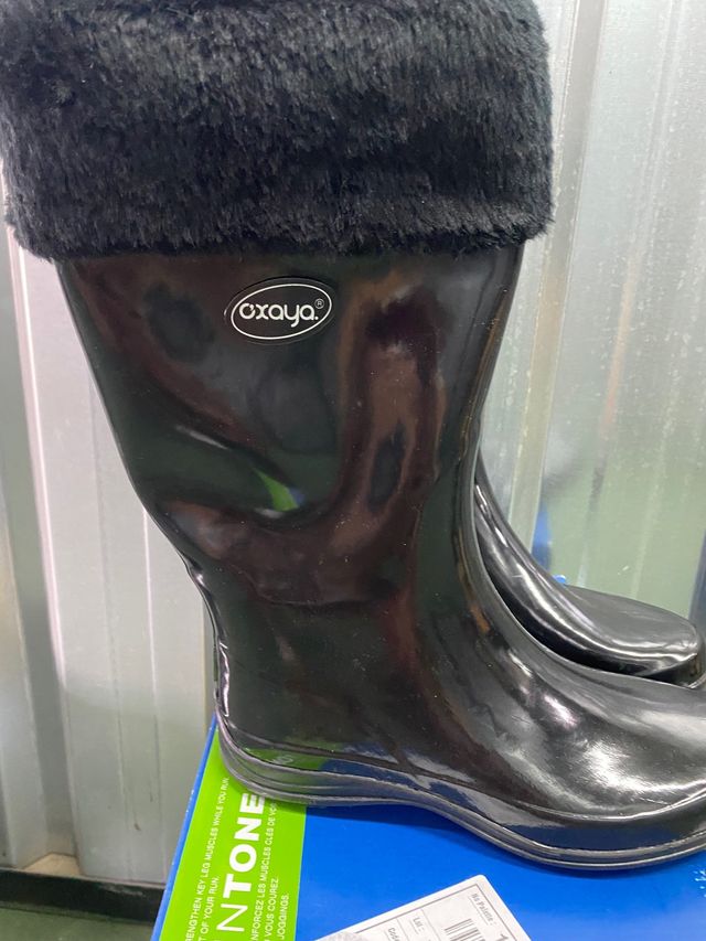 BOTAS LLUVIA SIN USAR, 38 NUEVAS NEGRAS