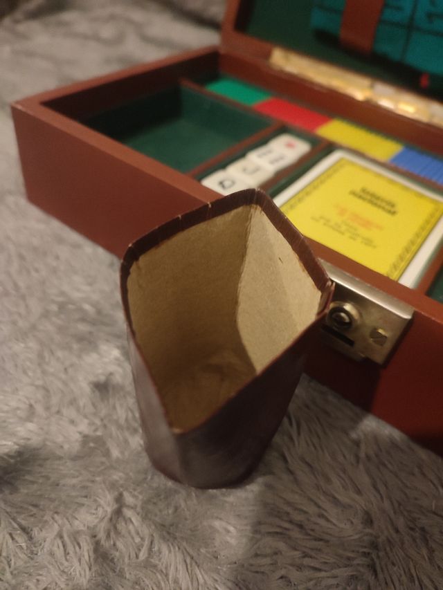 Estuche juego cartas 1997 y ruleta póker