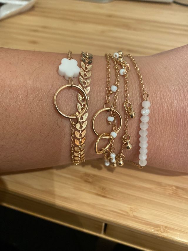 Bonito conjunto de pulseras bisutería