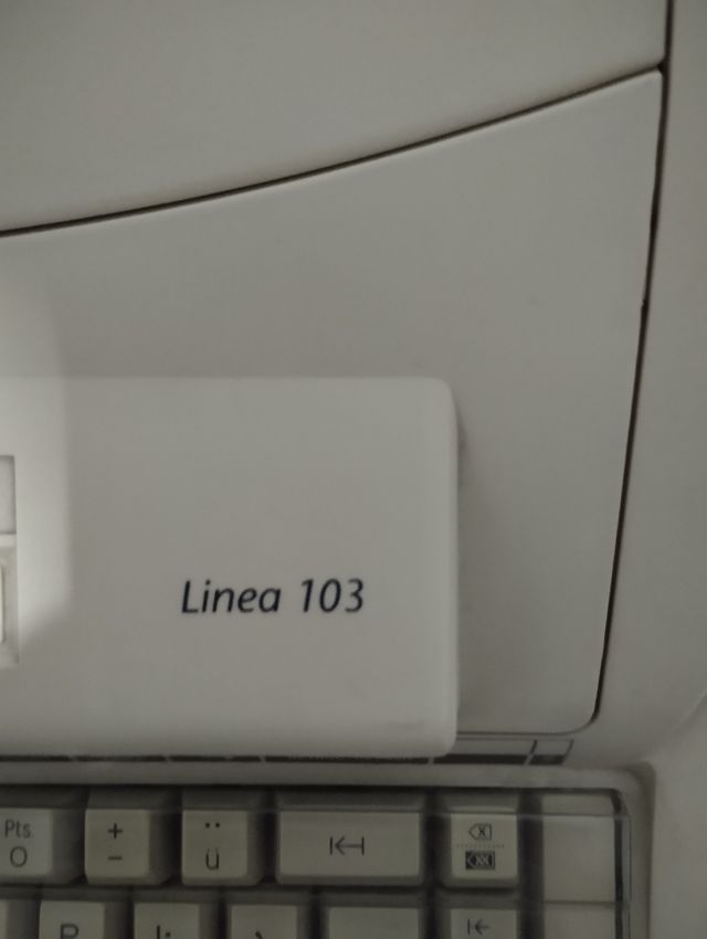 MAQUINA DE ESCRIBIR ELECTRICA OLIVETTI