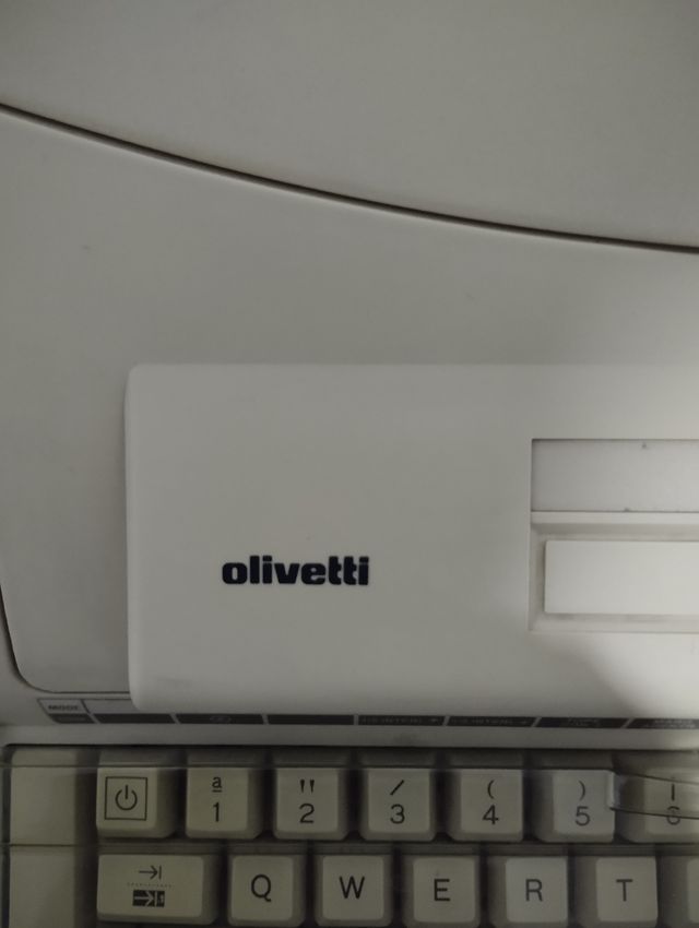 MAQUINA DE ESCRIBIR ELECTRICA OLIVETTI