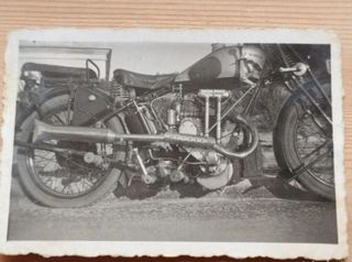 Fotografía antigua motocicleta New Hudson