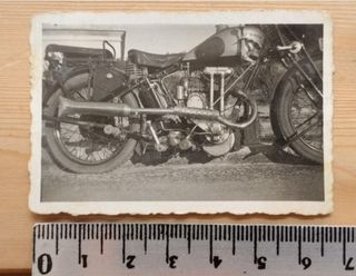 Fotografía antigua motocicleta New Hudson
