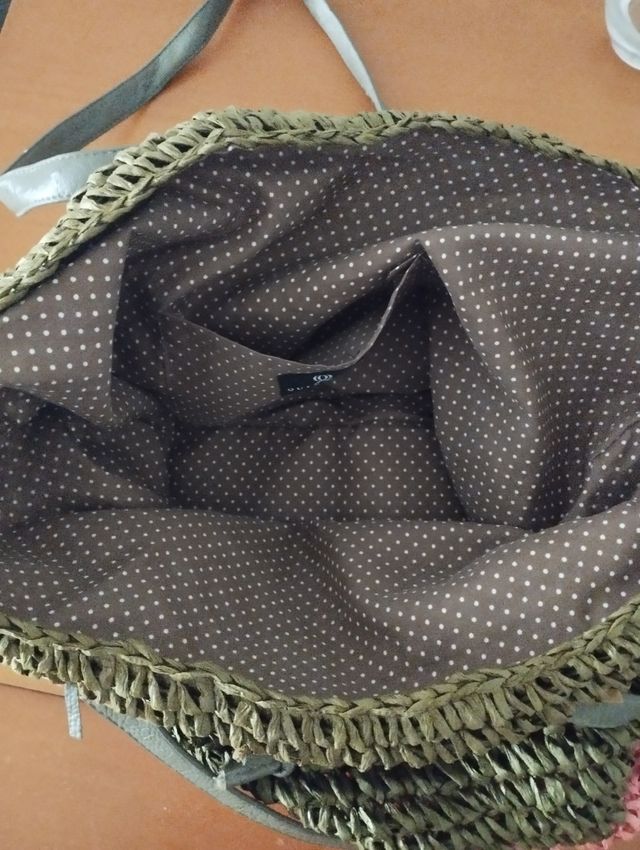 Bolso rafia verde rosa rayas.Marca Quintana.