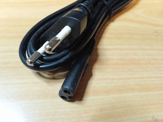 Cable de corriente AC 220v MONACOR.
