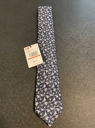 Corbatas a estrenar 5€ cada unidad