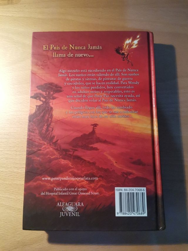 Libro Peter Pan de rojo escarlata