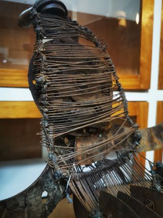 Escultura hierro. Pajaro. Artesanal