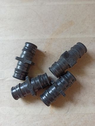 Piezas de fontanería.precio negociable