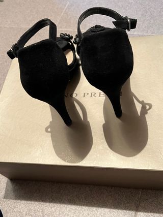 sandalias terciopelo tacón alto