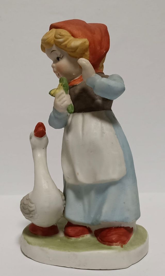 Figura Mujer Campo con Ganso Decorativas Años 70