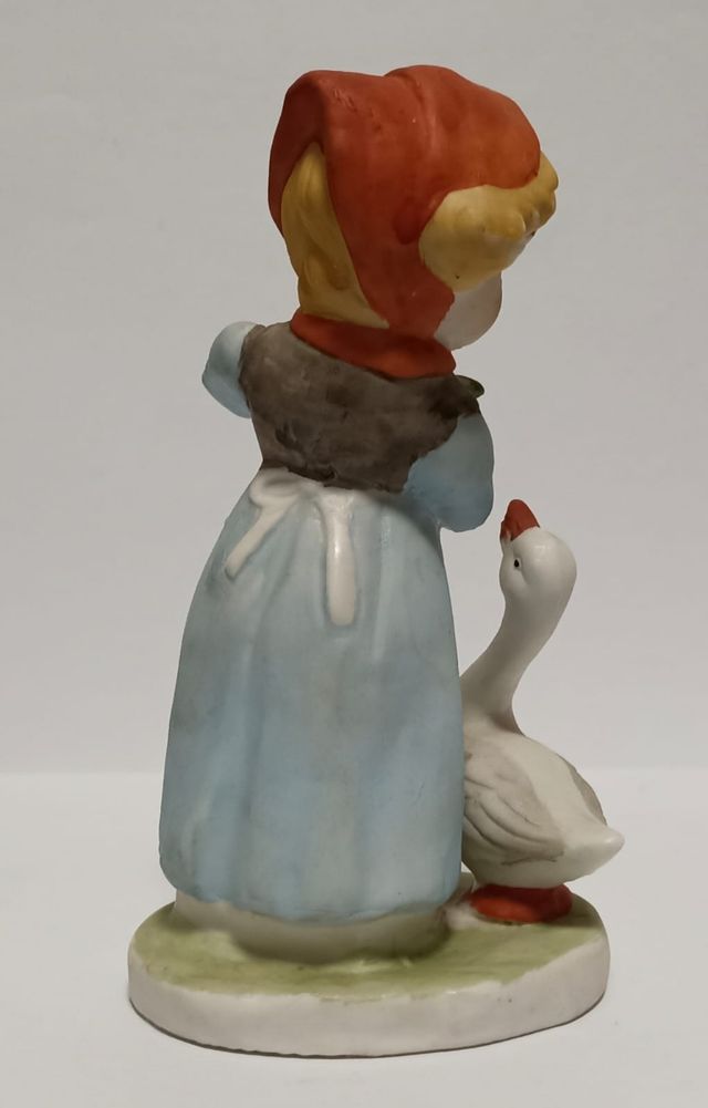 Figura Mujer Campo con Ganso Decorativas Años 70