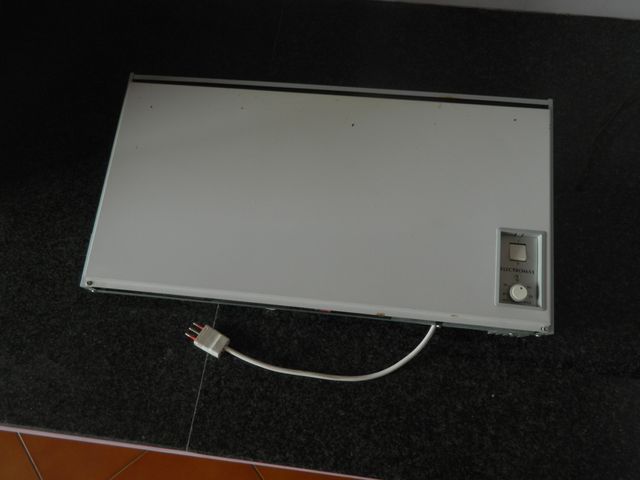 RADIATORE RISCALDATORE A MURO