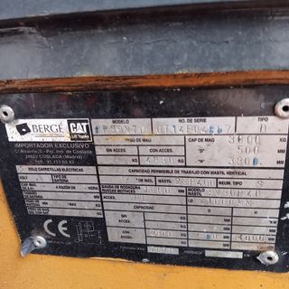 CARRETILLA DIESEL 3000 KG CAT