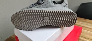 Zapatillas gris Talla 37 a estrenar tipo Nike