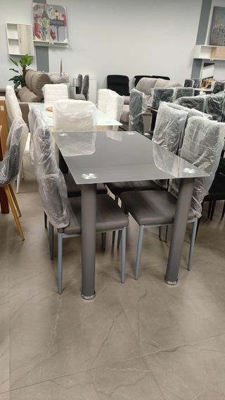 SUPER CONJUNTO MESA CRISTAL +4 SILLAS