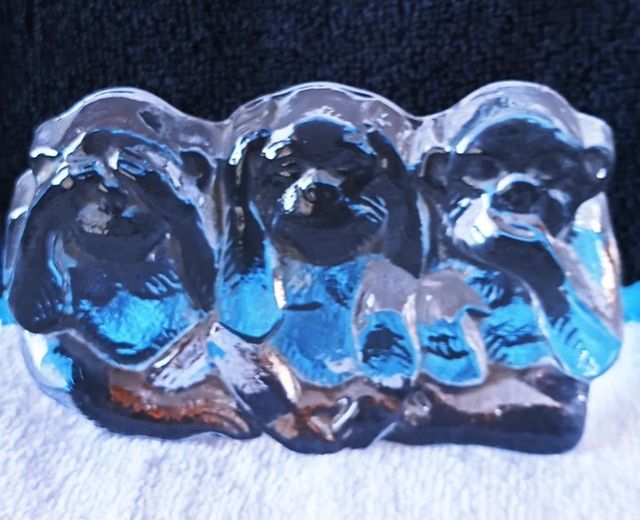 Pisapapeles 3 Monos Sabios de la suerte.