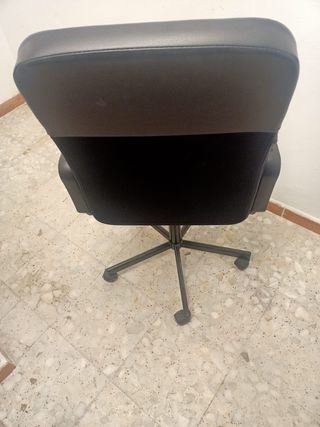 Silla giratoria RENBERGET, "como nueva" ¡ideal!