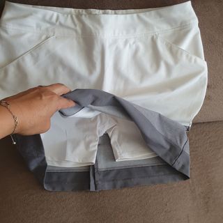 Falda adidas S muy amplia