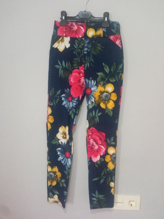 Pantalón de flores. Lycra