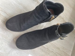 zapatos tipo botin negro