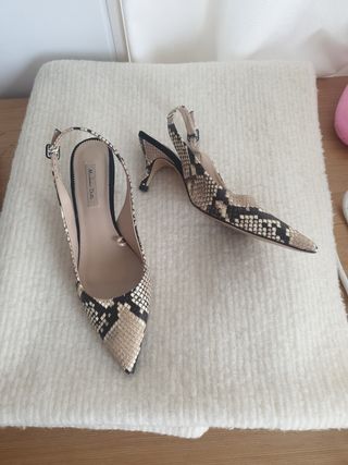 Zapatos animal print destalonados 39