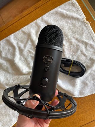 Microfono Blue Yeti USB + Soporte Radious III