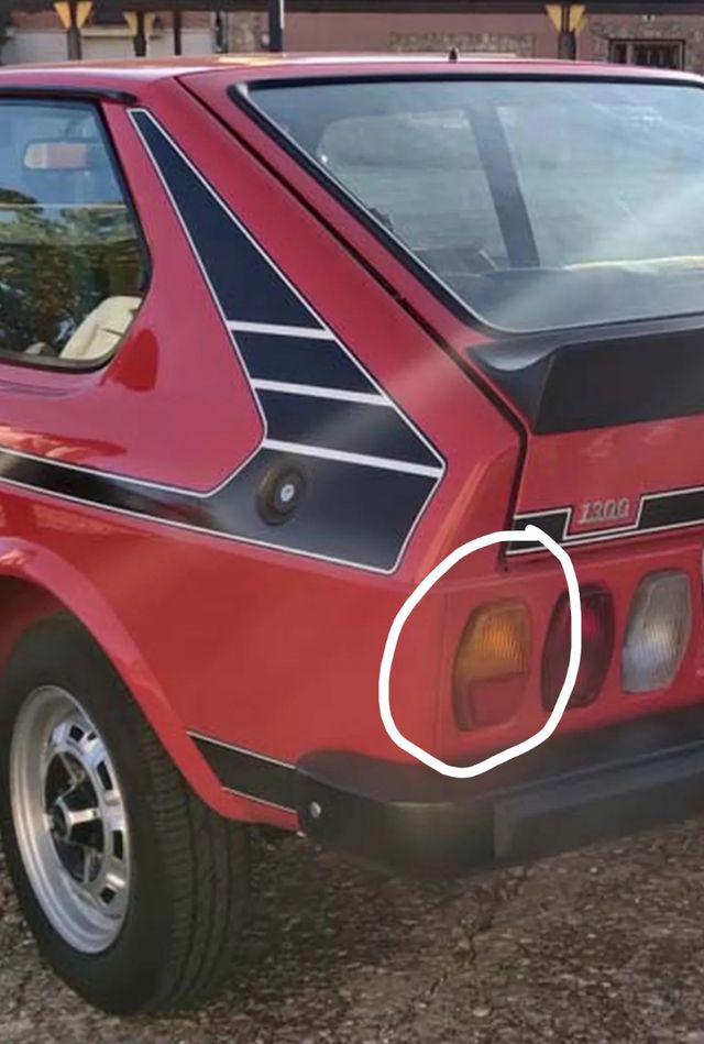 Tulipa trasera Seat 128