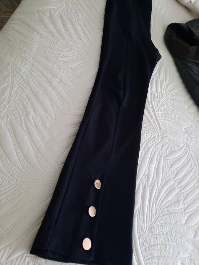 Pantalón, regalo jersey.