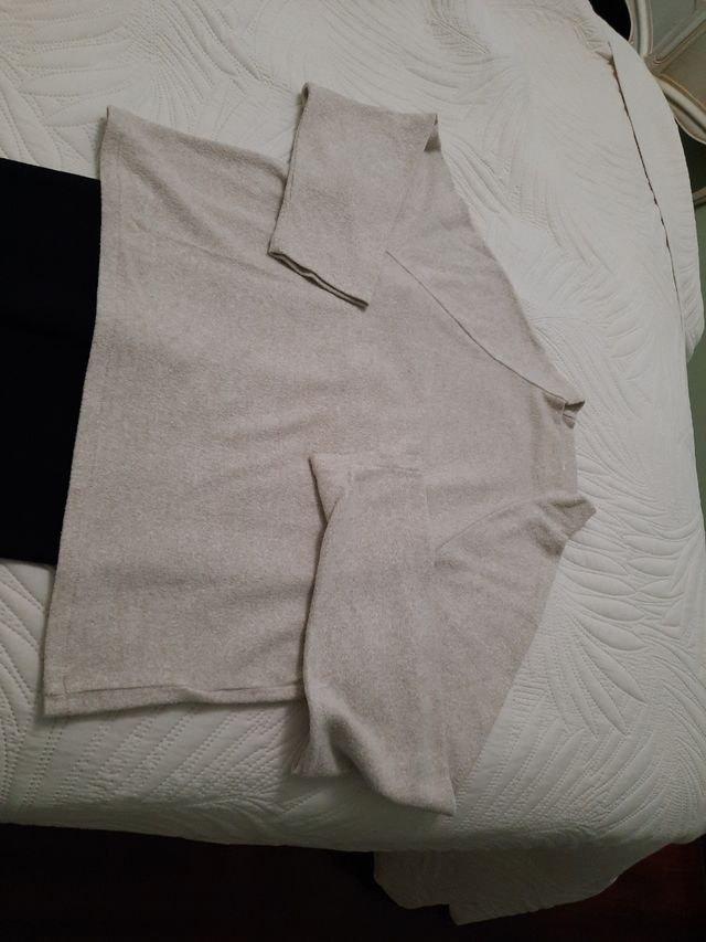 Pantalón, regalo jersey.