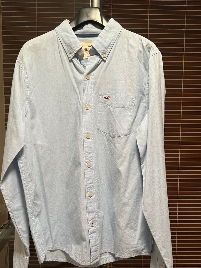 Camisa de joven, color azul Hollister. Poco uso
