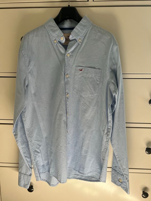 Camisa de joven, color azul Hollister. Poco uso