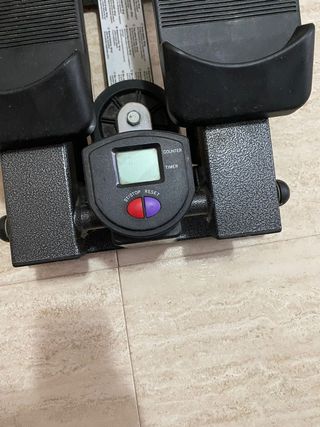 Aparato gimnasio y pesas de 1 kg