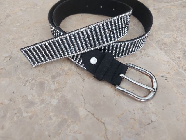 Cinturón imita Swarovski