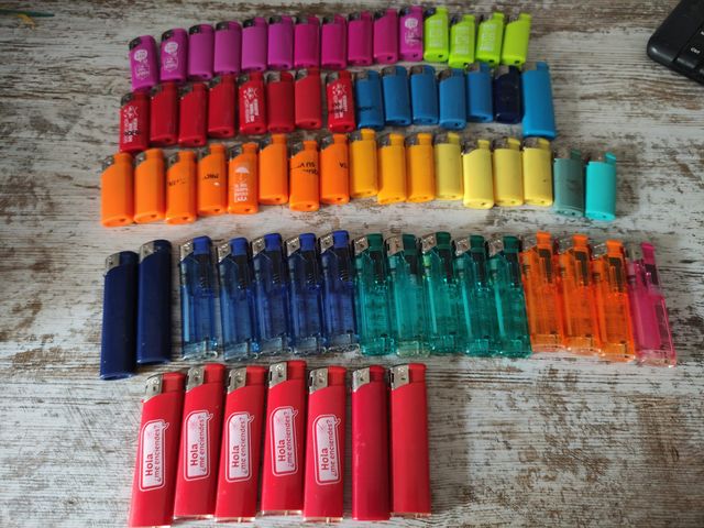 70 mecheros recargables