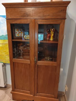 Mueble vitrina antiguo