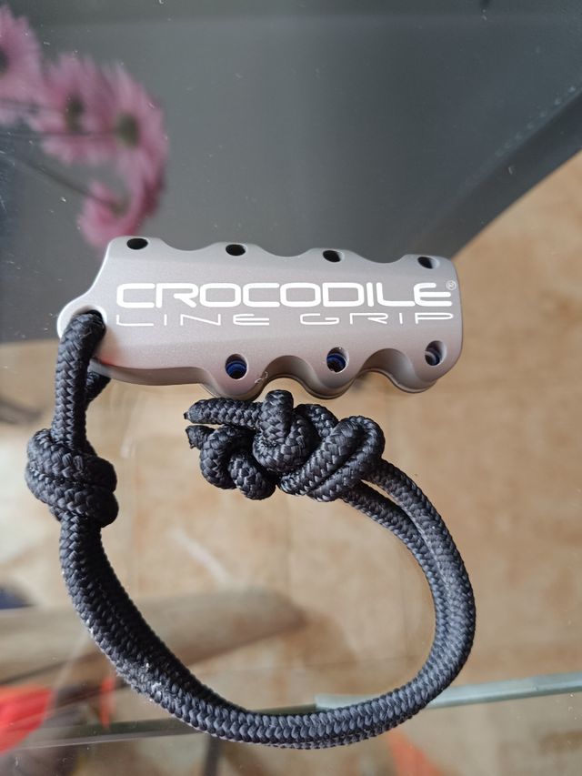 Cocodrile line grip