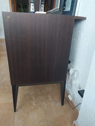 Mesa auxiliar Televisión