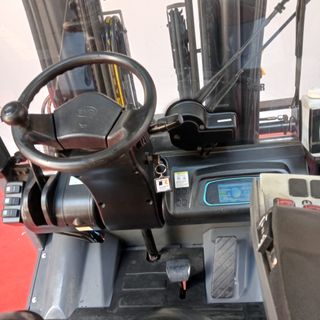 CARRETILLA ELECTRICA 2500 KG BYD