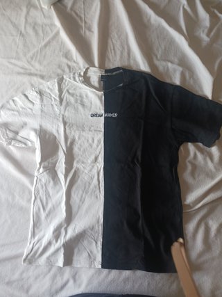 Camiseta blanca y negra
