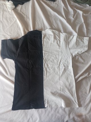 Camiseta blanca y negra
